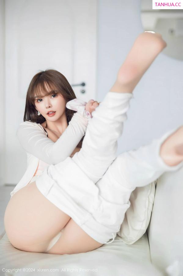 张思允  [XiuRen]高清写真图 2024.04.18 No.8413 张思允Nice 丝袜美腿第14张图片